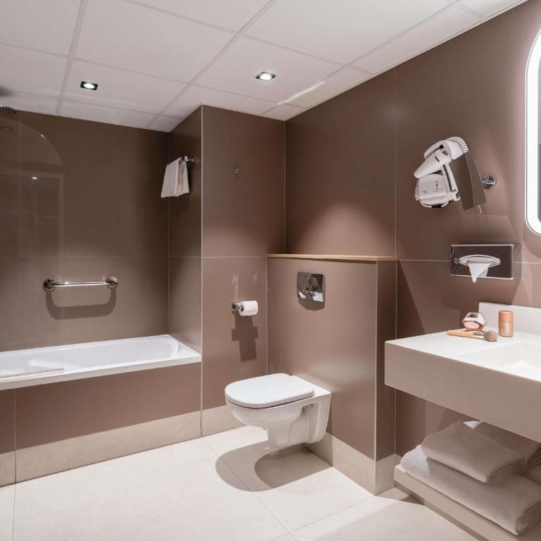 Hotel Mercure Blois Centre - Chambre Privilège Duplex avec 1 Lit Double et 1 Canapé-Lit Simple - 10