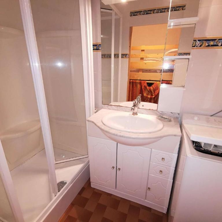 Résidence Maisons De La Mer 2 - Grand studio avec coin nuit et terrasse en rez de chaussée pour 4 personnes à Port Leucate. Réf: 1MM2_233 MAE-5494 - Appartement - 12