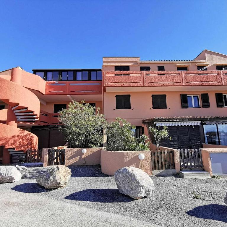 Résidence Maisons De La Mer 2 - Grand studio avec coin nuit et terrasse en rez de chaussée pour 4 personnes à Port Leucate. Réf: 1MM2_233 MAE-5494 - Appartement - 13