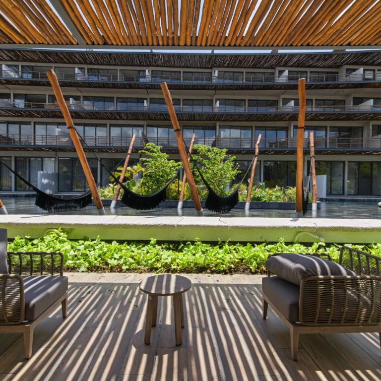 Nuju Rentals - BeUtiful Apartments with Swimout-Gym-Rooftop-Pool - Deluxe Apartment - 5