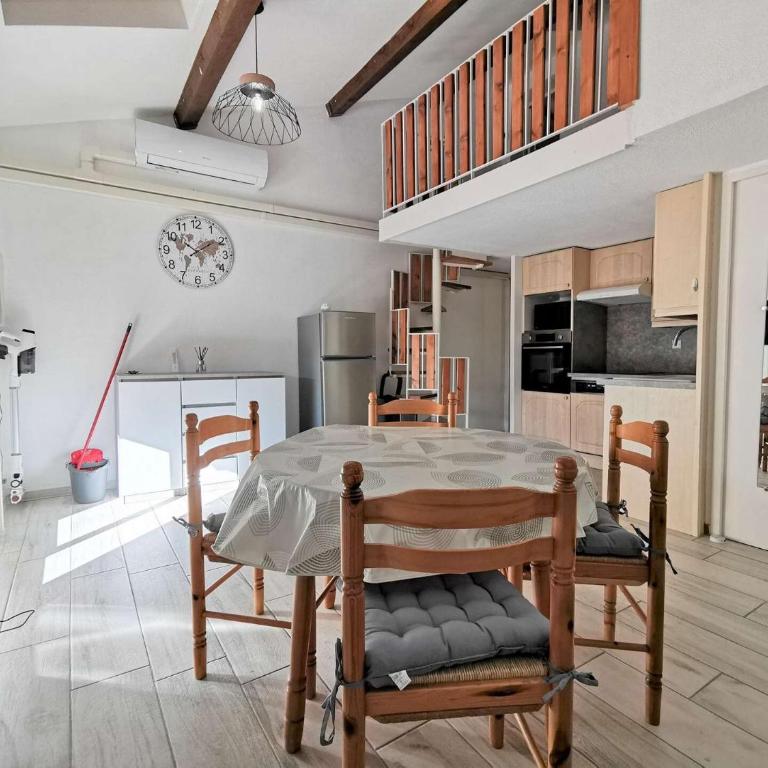 Résidence Les Yoles - Villa trois pièces mezzanine pour 8 personnes à Port Leucate. Réf: 2YOL_37 MAE-4004 - Maison de Vacances - 6
