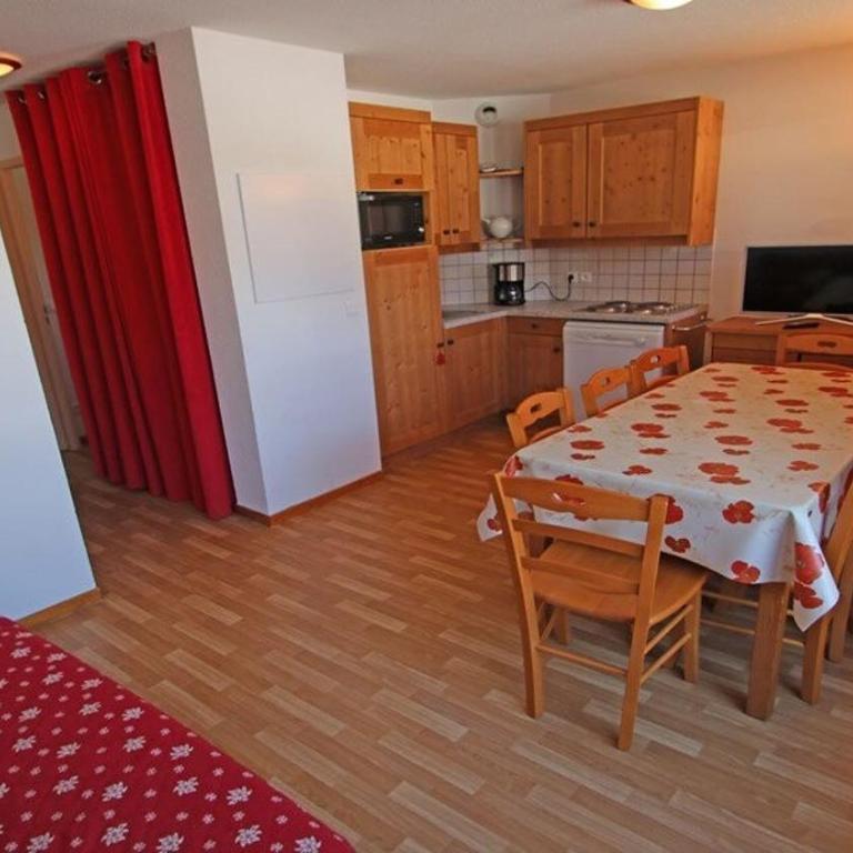 Résidence Hameau Des Ecrins - HEC112 - APPARTEMENT 6 PERSONNES, SECTEUR 1700M MAE-8994 - Appartement - 2