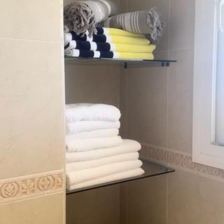Ático con terraza, vistas al mar y piscina - Apartamento - 5