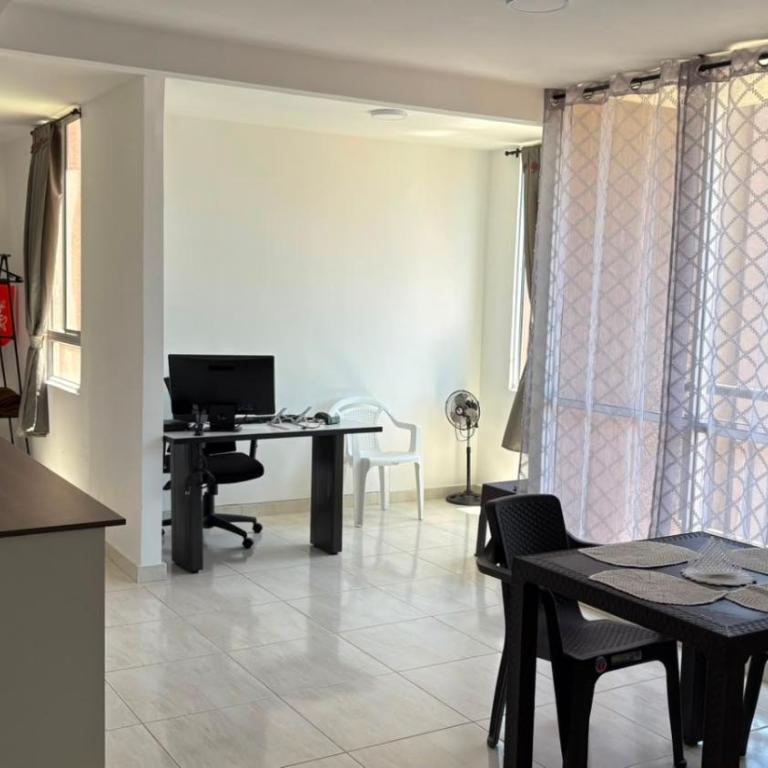 Apartamento familiar Piscina y Parqueadero - Apartamento Clásico - 2