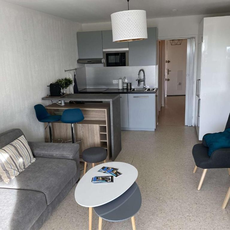 Résidence Porquerolles - Joli T1 à Bandol avec vue petite vue mer MAE-8734 - Studio - 3