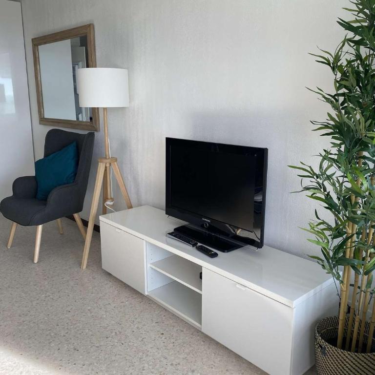 Résidence Porquerolles - Joli T1 à Bandol avec vue petite vue mer MAE-8734 - Studio - 6