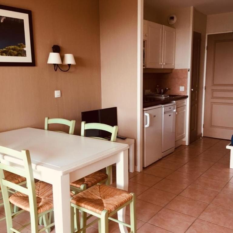 Résidence Rivages - Coquet appartement de type 2 en rez de jardin à Six Fours les Plages MAE-9654 - Appartement - 5