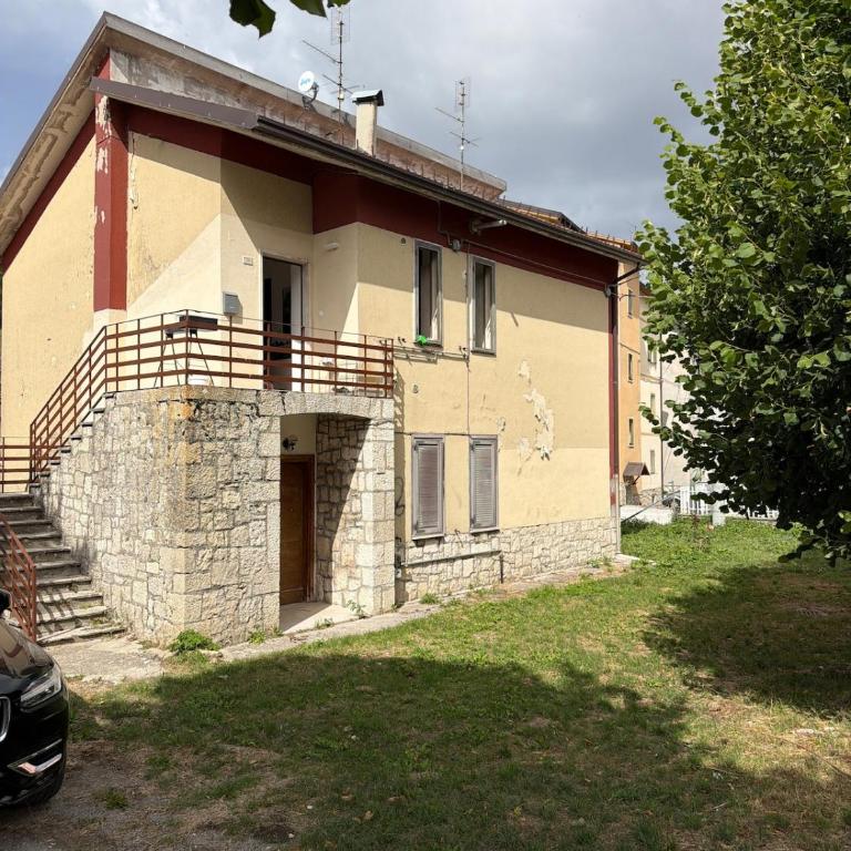 Ricky's home - Three-Bedroom House - 4