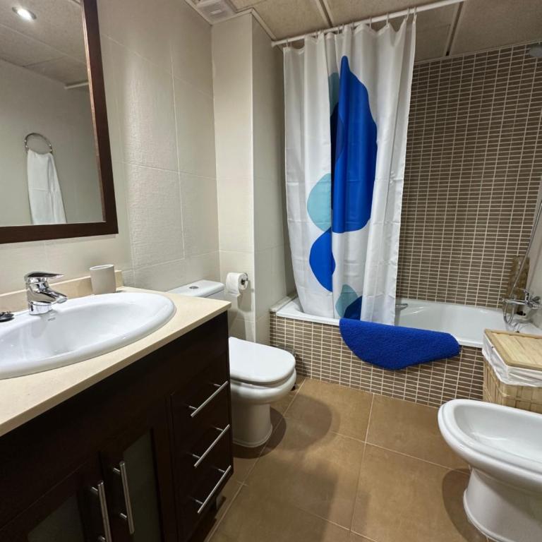 PIS AMB PARQUING AL CENTRE DE PALAMóS - Apartamento de 2 dormitorios - 14