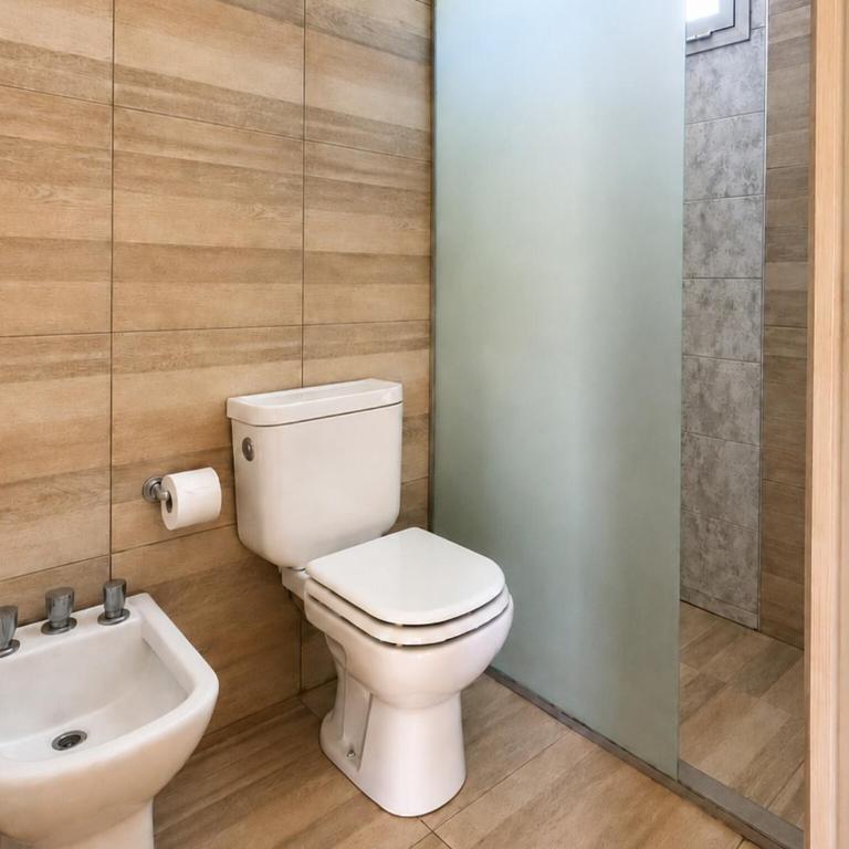 Casa para Familias con Pileta a 5 min del Centro - Four-Bedroom House - 11