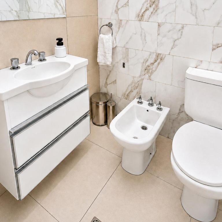Casa para Familias con Pileta a 5 min del Centro - Four-Bedroom House - 10
