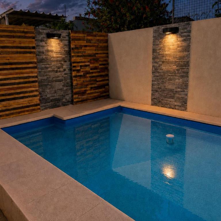 Casa para Familias con Pileta a 5 min del Centro - Four-Bedroom House - 21