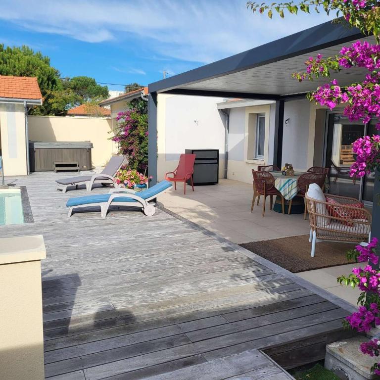 Résidence 038-soulac Sur Mer - Ref 038 - Villa d'exception avec piscine et jacuzzi privée au centre de Soulac/mer MAE-3591 - Vacation Home - 3