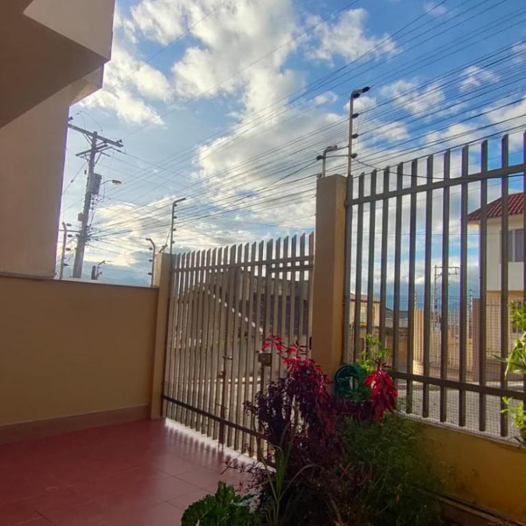 Casa Residencial Familiar - Casa de 3 dormitorios - 14
