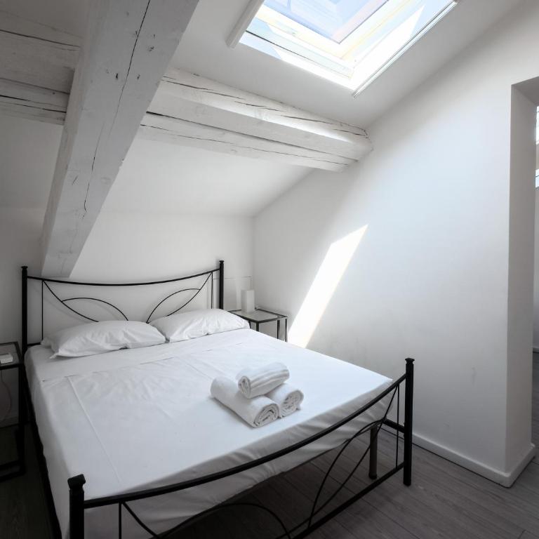 Navigli - Porta Genova Apartments - Three-Bedroom Apartment - High Floor - 4