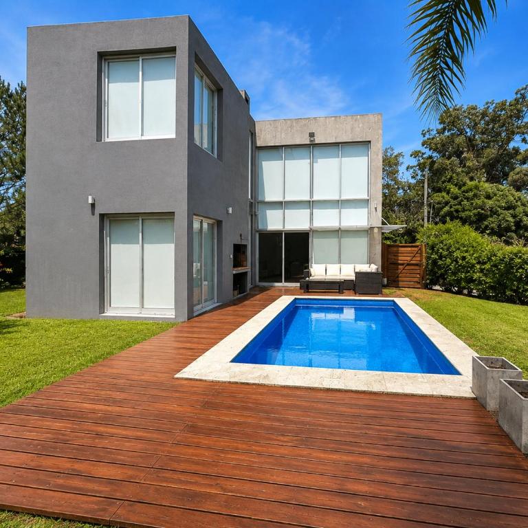AQUI NO ES - Casa de 3 dormitorios - 2