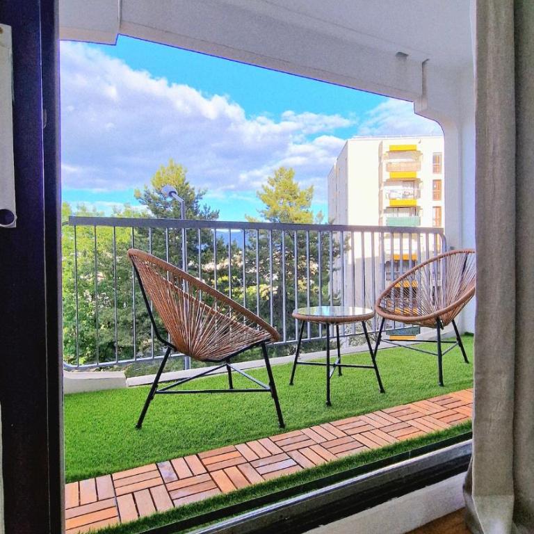 T3 2 lits Terrasse Parking Centre St-Étienne - Apartment - 12