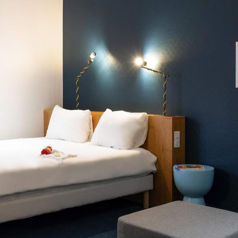 ibis Styles Nancy Centre Gare - Suite Familiale Standard avec 1 Lit double et Lits Jumeaux - 1