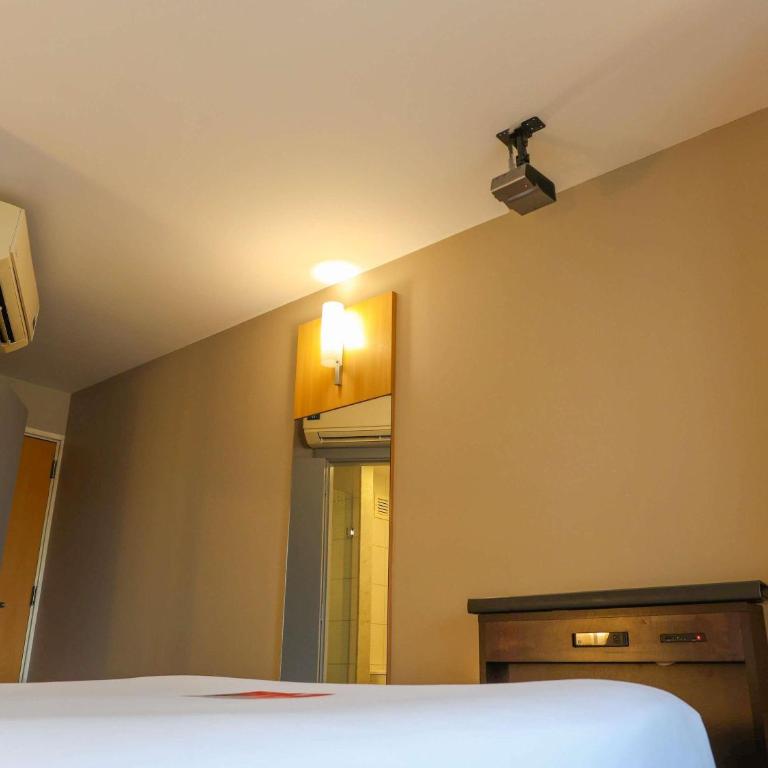 ibis Lima Larco Miraflores - Habitación Superior Plug and Play - 1 cama grande - 1