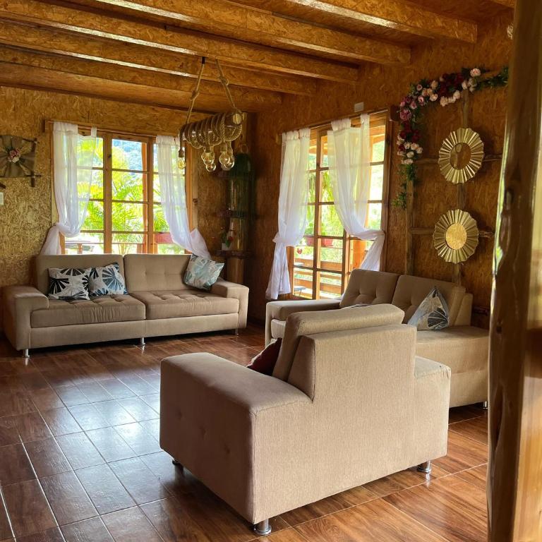 La Arboleda Oxapampa Lodge - Habitación Familiar con vistas a la montaña - 3