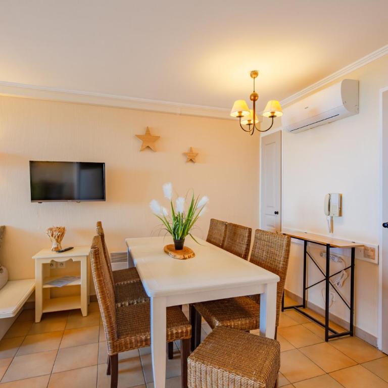 Les Appartements aux Restanques du Golfe de St Tropez - maeva Home - Appartement 6 personnes 2 chambres vue mer climatisé MAE-7163 - Appartement - 22