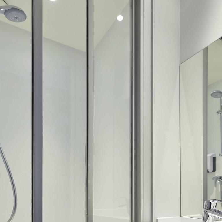 hotelF1 Paris Saint Denis Université - Chambre Cabrio avec Salle de Bains Privative - 4