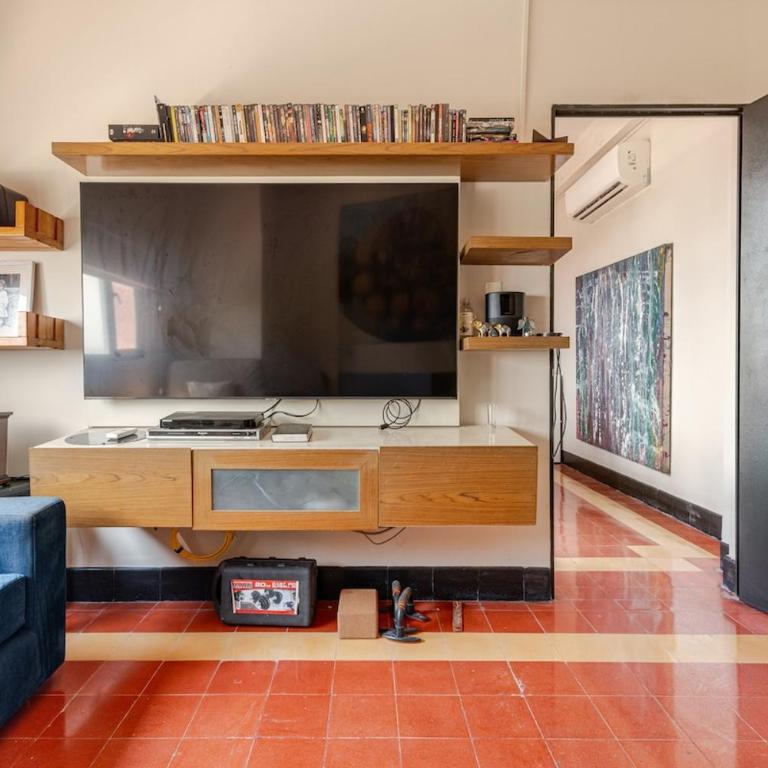 My Virtual Stay, Vantech - Classic One-Bedroom Apartment with King Bed - 25