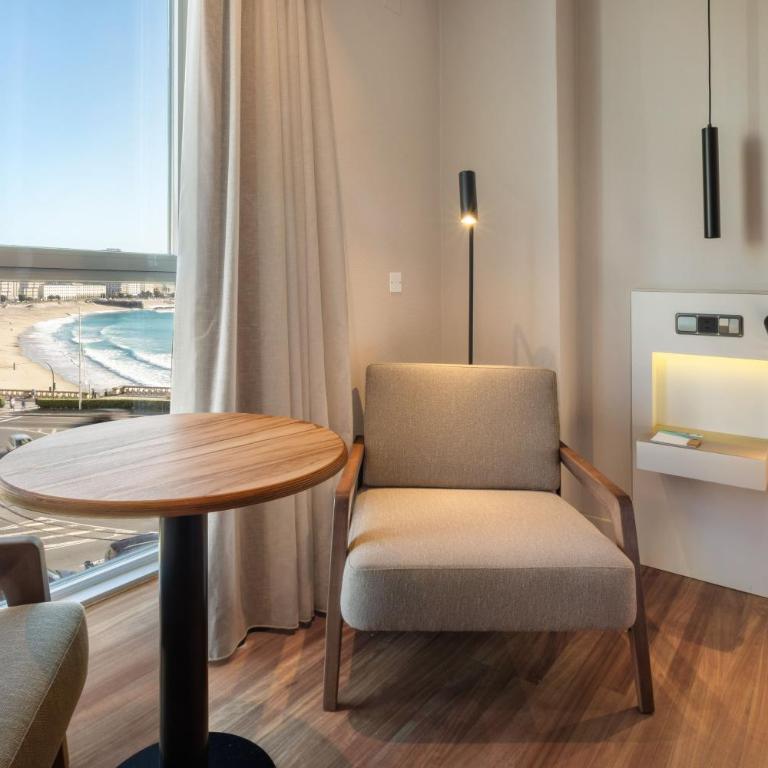 Meliá Maria Pita - Habitación Deluxe con vistas al mar - 4