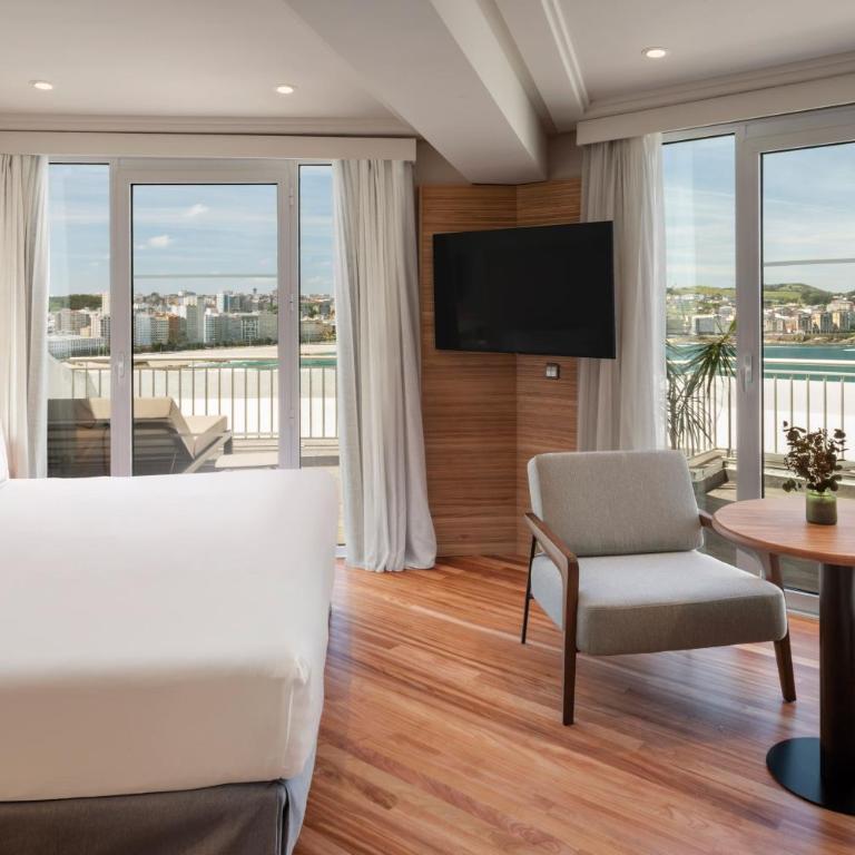 Meliá Maria Pita - Suite Dúplex Presidencial con vistas al mar - 4