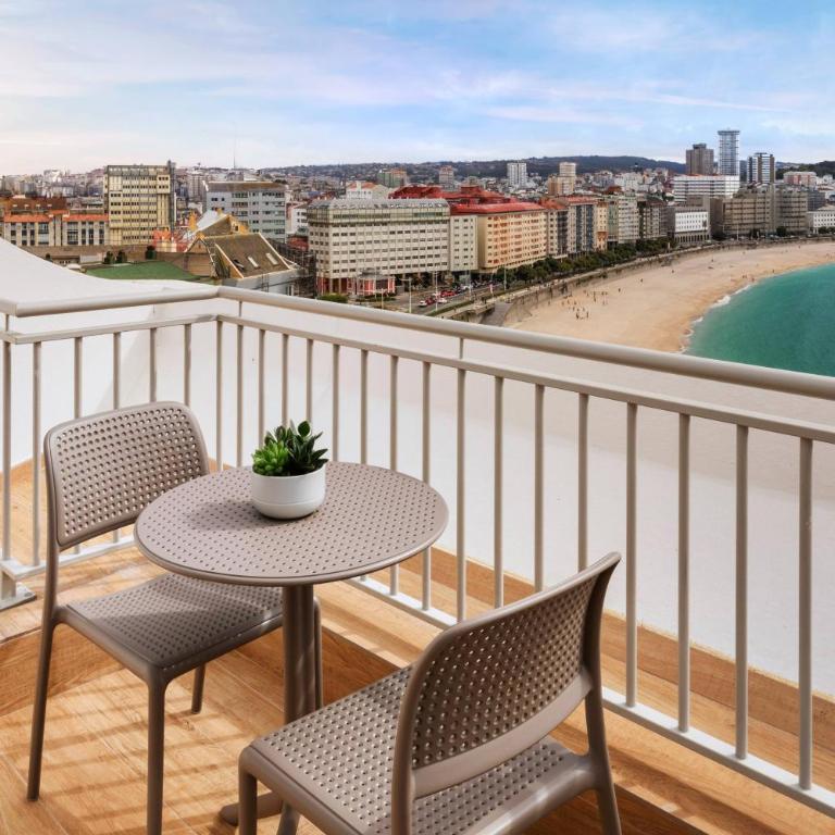 Meliá Maria Pita - Suite Dúplex Presidencial con vistas al mar - 9