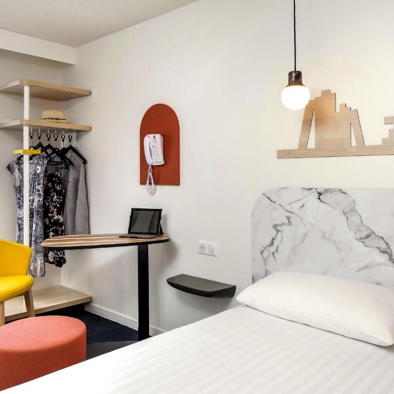 Hôtel ibis Styles Vichy Centre - Family Room - Two connecting Rooms - 5