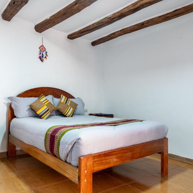 Julian's Garden - Double Room with Shared Bathroom - 4