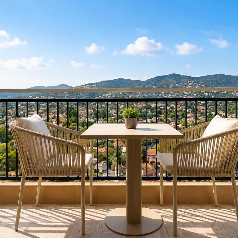 La Marina Cannes Suites - Chambre Double - Vue sur Montagne - 6