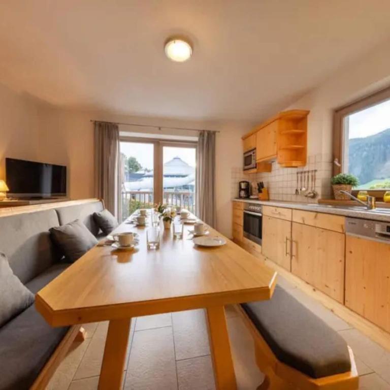 Spacious Stay with Mountain View - Maison de Vacances 3 Chambres - 5