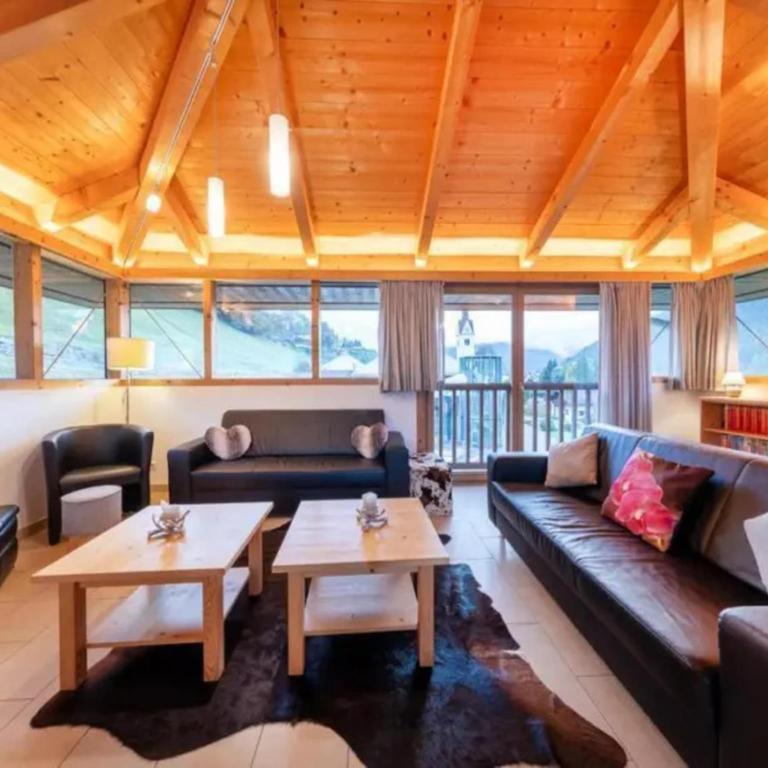 Spacious Stay with Mountain View - Maison de Vacances 3 Chambres - 2
