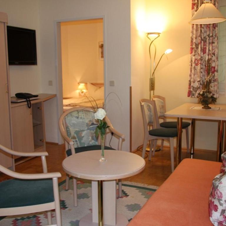 Waldschlössl - Apartment mit 1 Schlafzimmer, Balkon und Küche - 1