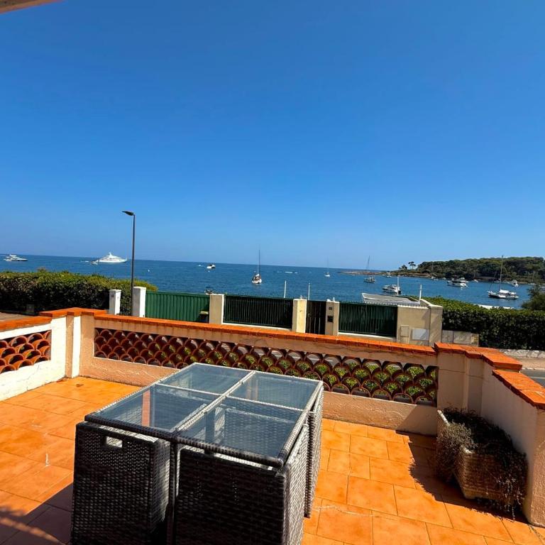 Cap d'Antibes vue plage de la GAROUPE - 8 couchages - Jardin et terrasse - Villa - 2
