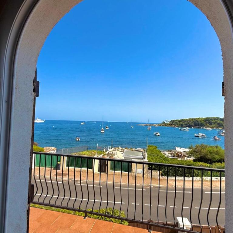 Cap d'Antibes vue plage de la GAROUPE - 8 couchages - Jardin et terrasse - Villa - 16