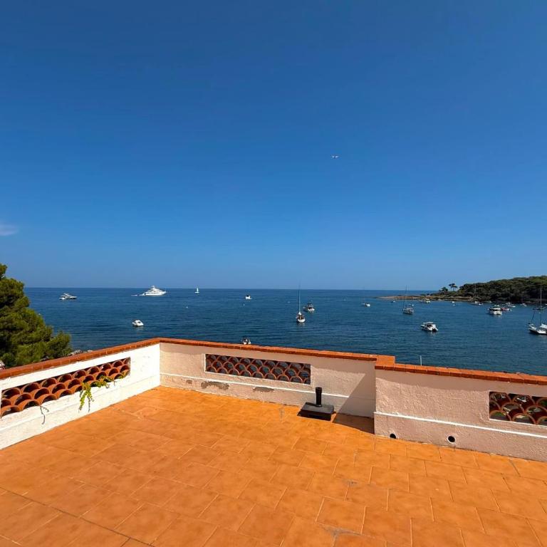 Cap d'Antibes vue plage de la GAROUPE - 8 couchages - Jardin et terrasse - Villa - 31
