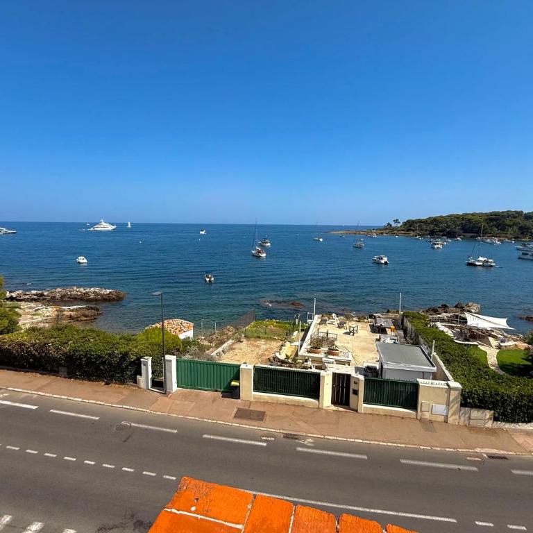 Cap d'Antibes vue plage de la GAROUPE - 8 couchages - Jardin et terrasse - Villa - 37
