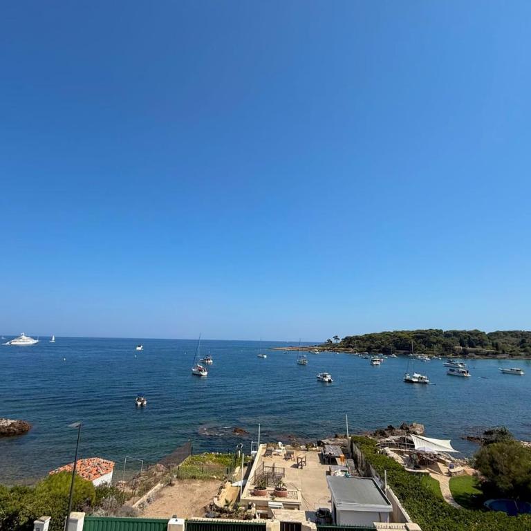 Cap d'Antibes vue plage de la GAROUPE - 8 couchages - Jardin et terrasse - Villa - 38