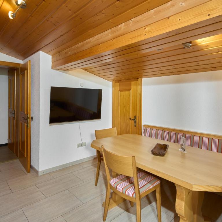 Chalet H Montafon - Apartment mit 2 Schlafzimmern und Bergblick - 14
