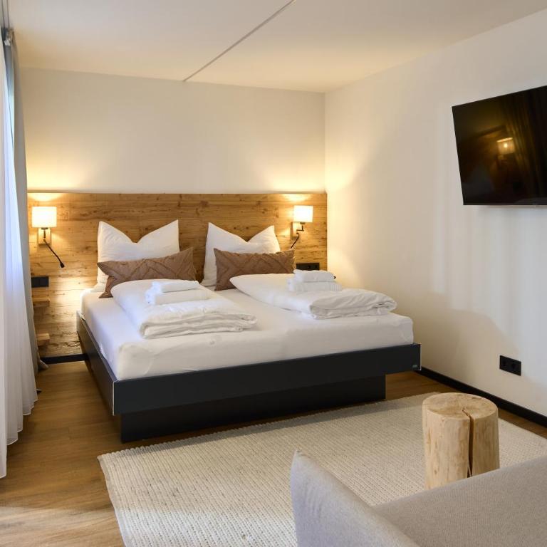 Chalet H Montafon - Doppelzimmer mit Balkon - 6