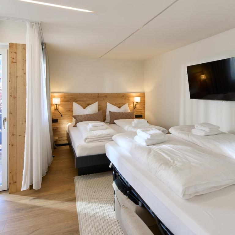 Chalet H Montafon - Doppelzimmer mit Balkon - 3