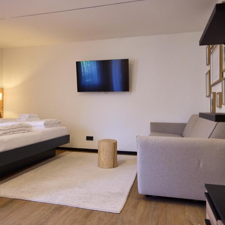 Chalet H Montafon - Doppelzimmer mit Balkon - 8