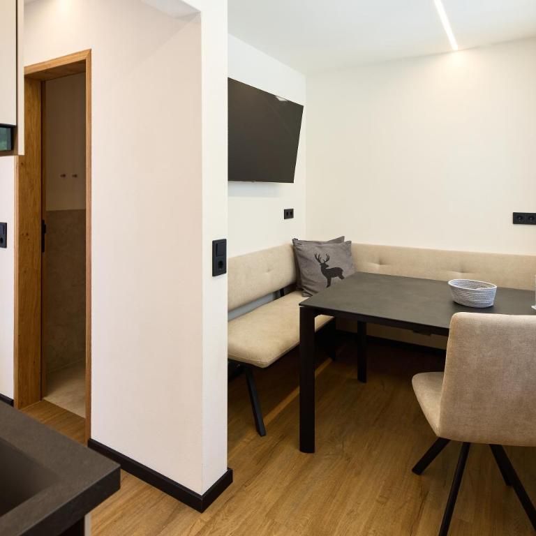 Chalet H Montafon - Doppelzimmer mit Balkon - 11