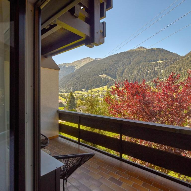 Chalet H Montafon - Doppelzimmer mit Balkon - 17