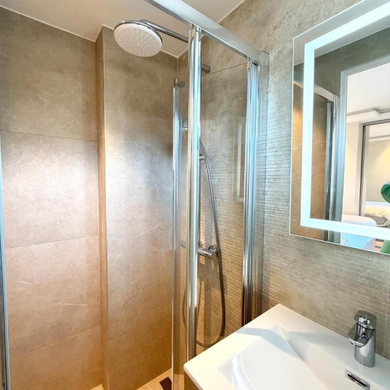 3 Suites, Cannes Croisette next Palais Festivals & Beach - Appartement - 6