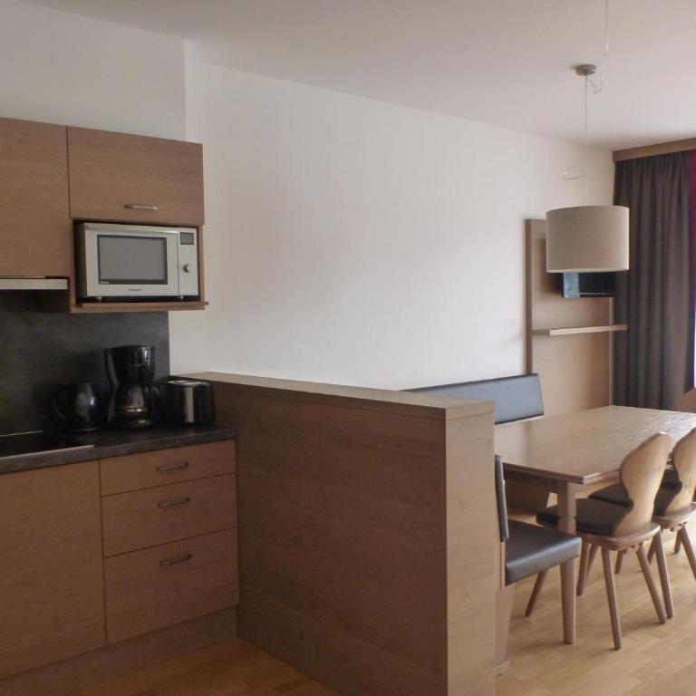 Nassfeld Mountain Apartments - Apartment mit 3 Schlafzimmern, Balkon und Bergblick - 16