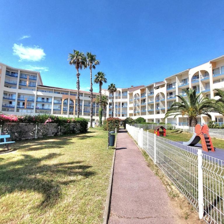 Studio avec clim, plage à 300m, piscine et parking - Estudio con vistas a las montañas - 2